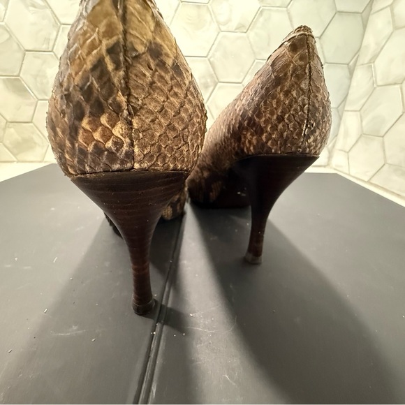 Stuart Weitzman Python Pumps Brown Snakeskin Buckle Leather High Heels Size 10 - Picture 3 of 12